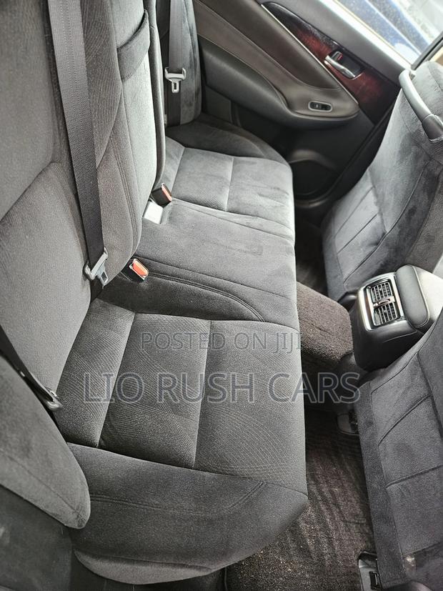 Toyota Crown 2018 White