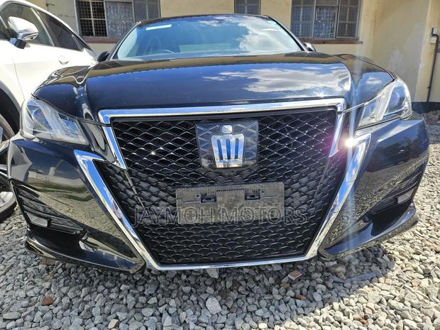 Toyota Crown 2018 Black