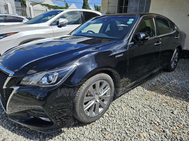 Toyota Crown 2018 Black