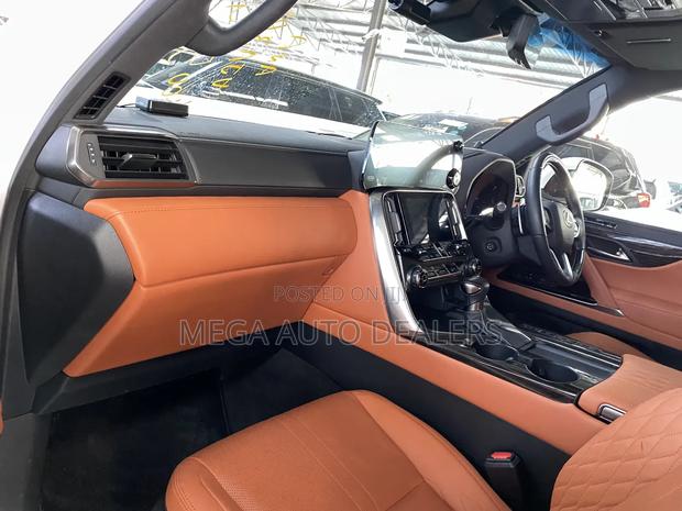 Lexus LX 2022 White