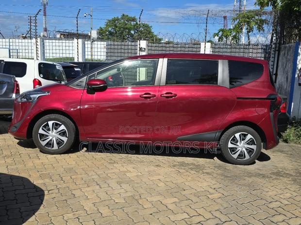 Toyota Sienta 1.5 FWD (6-seater) 2019 Burgundy