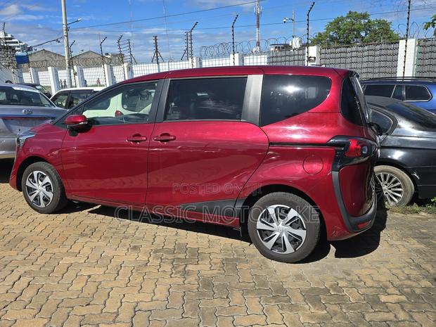 Toyota Sienta 1.5 FWD (6-seater) 2019 Burgundy