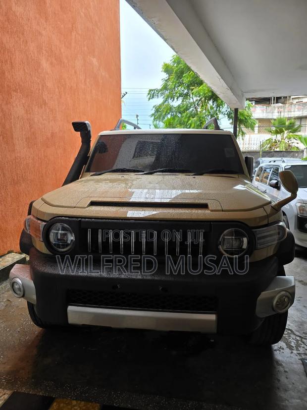 Toyota FJ Cruiser 2018 Brown
