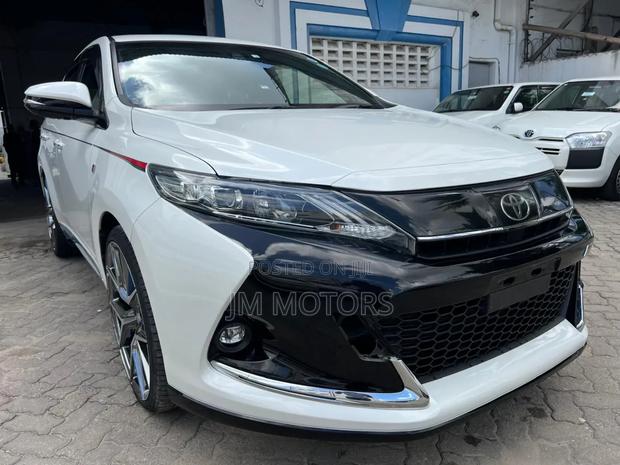 Toyota Harrier 2018 White