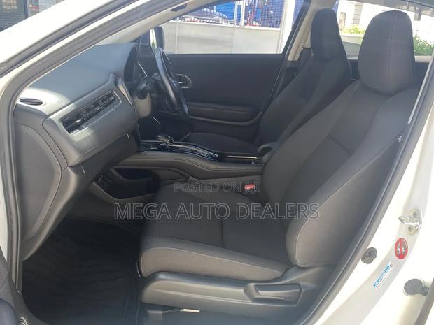 Honda Vezel 2018 White
