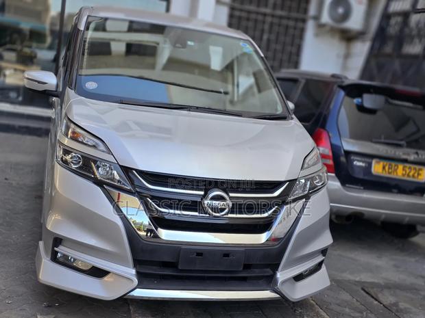 Nissan Serena 2018 Silver
