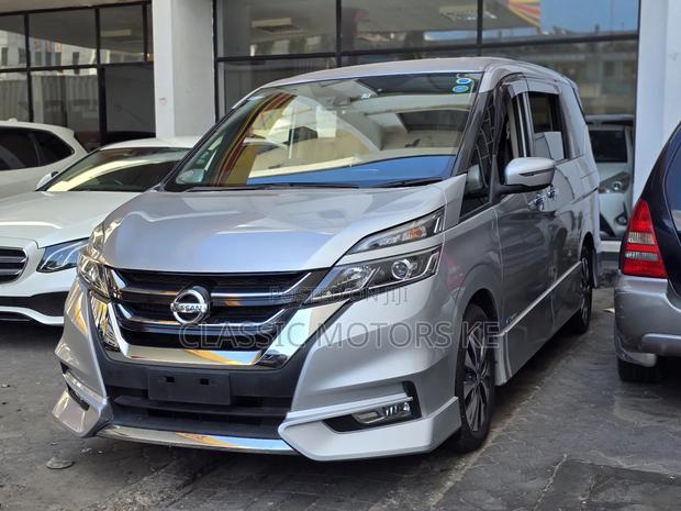 Nissan Serena 2018 Silver