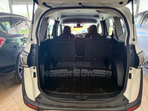 Toyota Sienta 2019 Off white