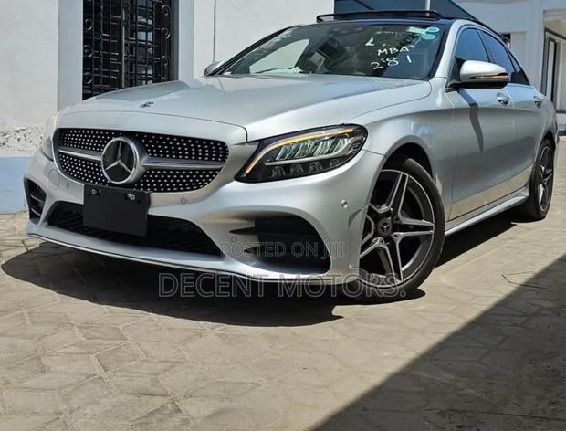 Mercedes-Benz C180 2018 Silver