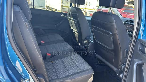 Volkswagen Touran 2019 Blue