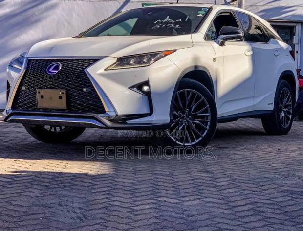 Lexus LX 570 AWD 2018 White
