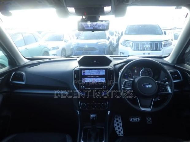 Subaru Forester Premium AWD 2019 White