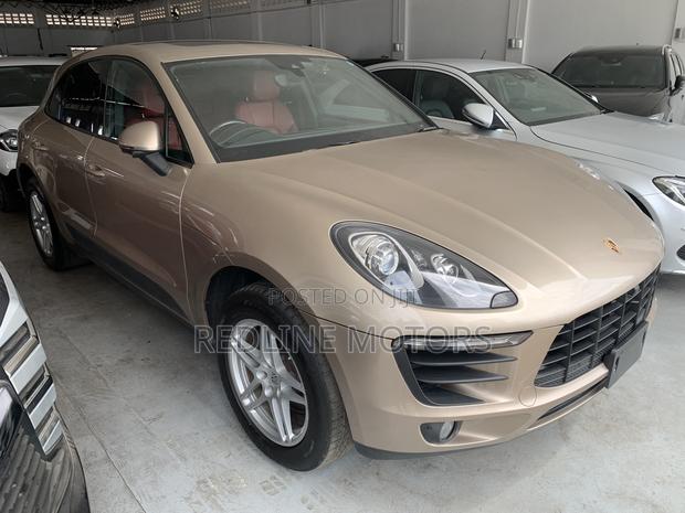 Porsche Cayenne Base AWD 2018 Gold