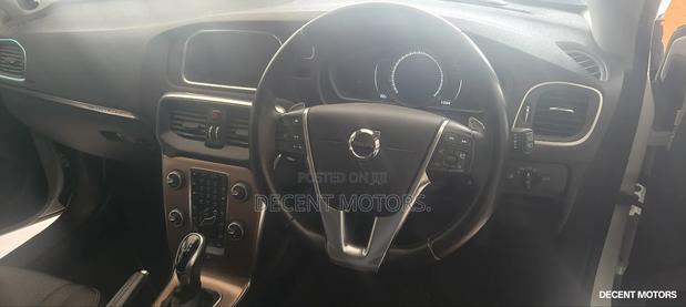 Volvo V40 2018 White