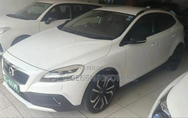 Volvo V40 2018 White