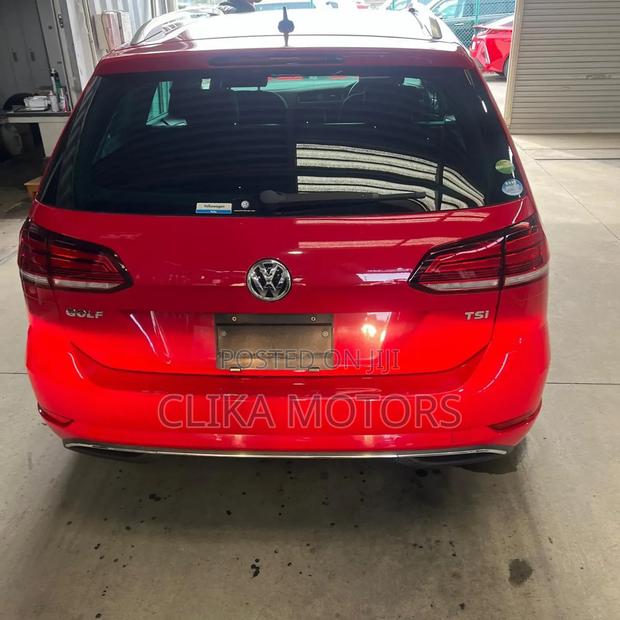 Volkswagen Golf Variant 2018 Red
