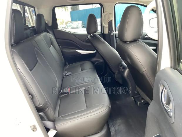Nissan Navara 2019 White