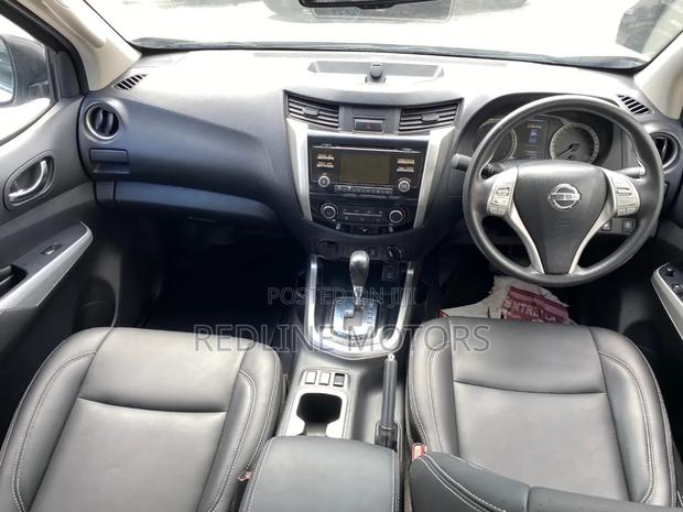 Nissan Navara 2019 White