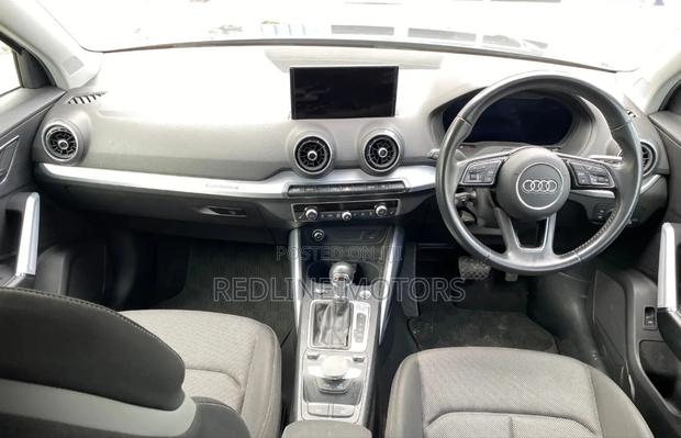 Audi Q2 2018 Gray