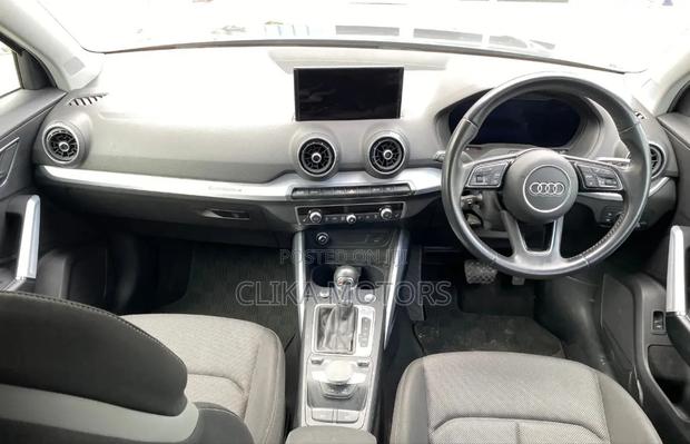 Audi Q2 2018 Gray