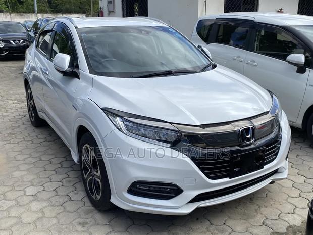 Honda Vezel 2018 White