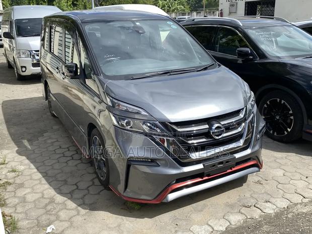 Nissan Serena 2018 Gray