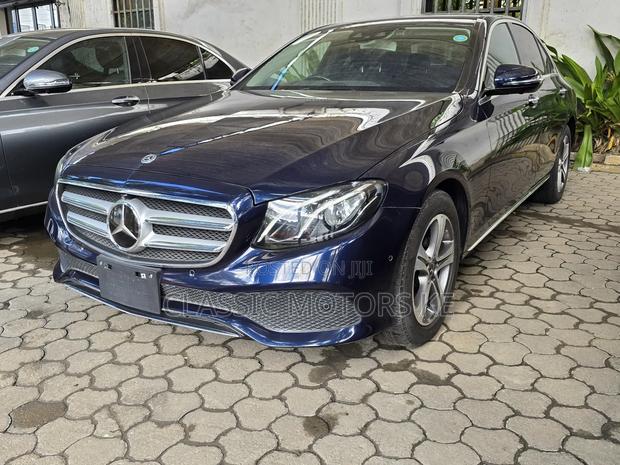 Mercedes-Benz E200 2018 Blue