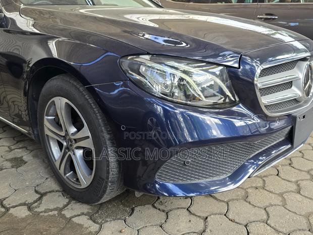 Mercedes-Benz E200 2018 Blue