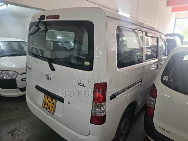 Toyota TownAce 2017 White