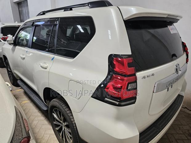Toyota Land Cruiser Prado 2.8 2020 White