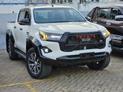 Toyota Hilux SR5 4x4 2018 Pearl for sale