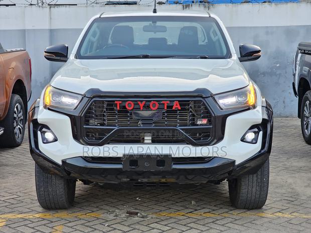 Toyota Hilux SR5 4x4 2018 Pearl