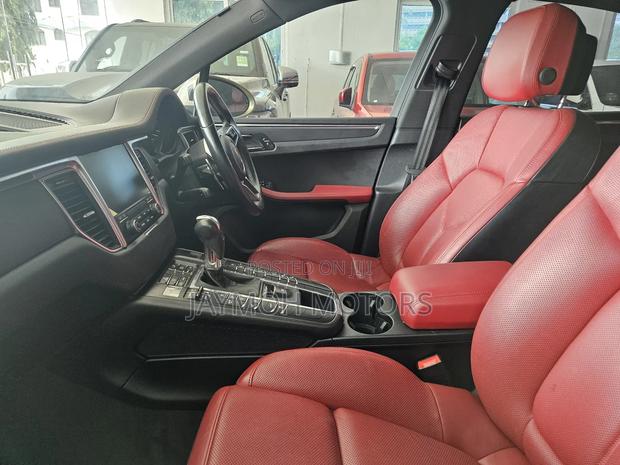 Porsche Macan 2018 Brown
