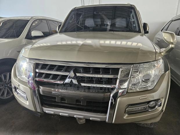Mitsubishi Pajero 2017 Brown