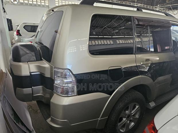 Mitsubishi Pajero 2017 Brown