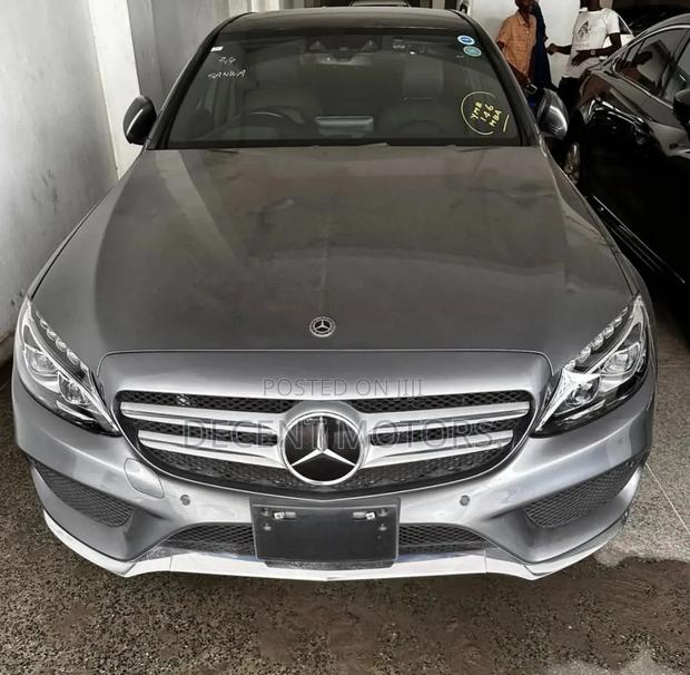 Mercedes-Benz C200 2018 Gray