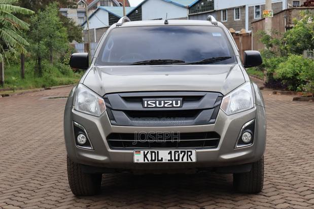 Isuzu D-MAX 2022 Silver
