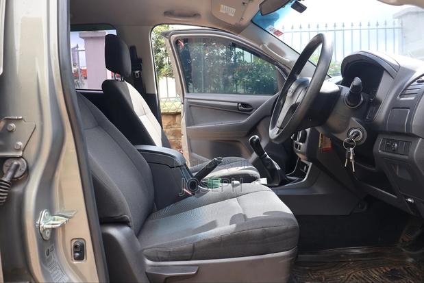Isuzu D-MAX 2022 Silver