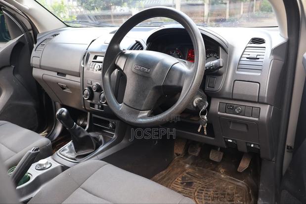 Isuzu D-MAX 2022 Silver