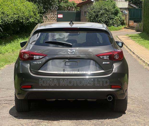 Mazda Axela 2019 Brown