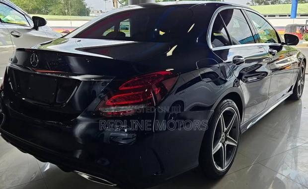 Mercedes-Benz C180 2018 Blue