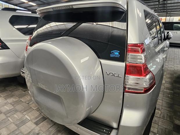 Toyota Land Cruiser Prado 2016 Silver