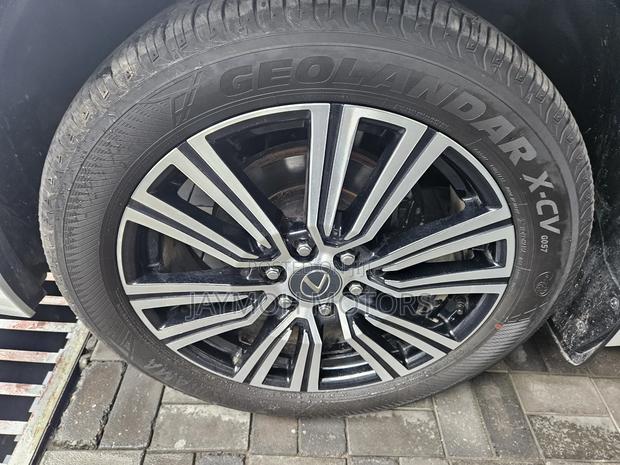 Lexus LX 2024 White