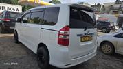 Toyota Noah 2013 White for sale