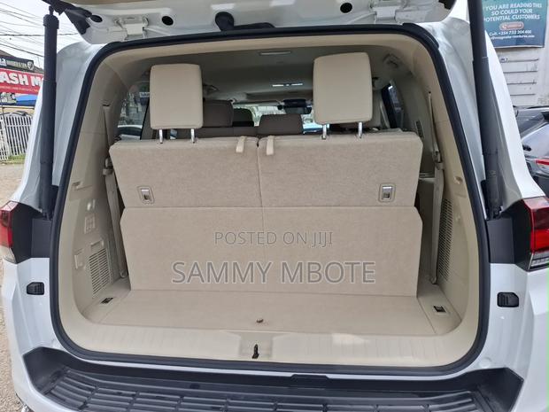 Toyota Land Cruiser Prado 2023 White
