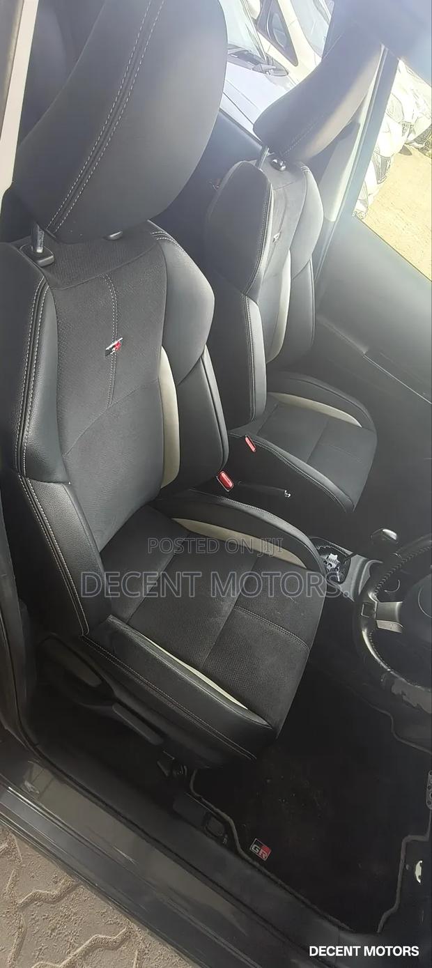 Toyota Vitz 1.5 FWD Hybrid 5dr 2019 Gray