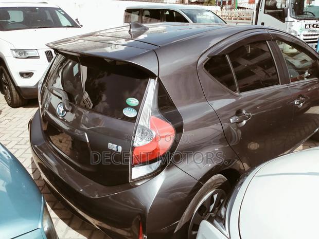 Toyota Vitz 1.5 FWD Hybrid 5dr 2019 Gray
