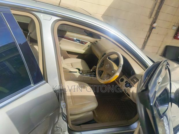 Mercedes-Benz C250 2009 Brown