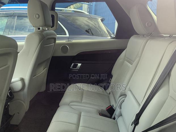Land Rover Discovery HSE 4x4 2020 Gray