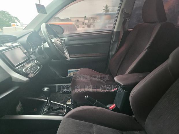 Toyota Corolla Fielder 2017 Blue